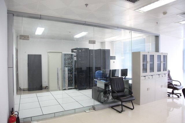 弱電網(wǎng)絡(luò)中心機房環(huán)境監(jiān)控系統(tǒng)